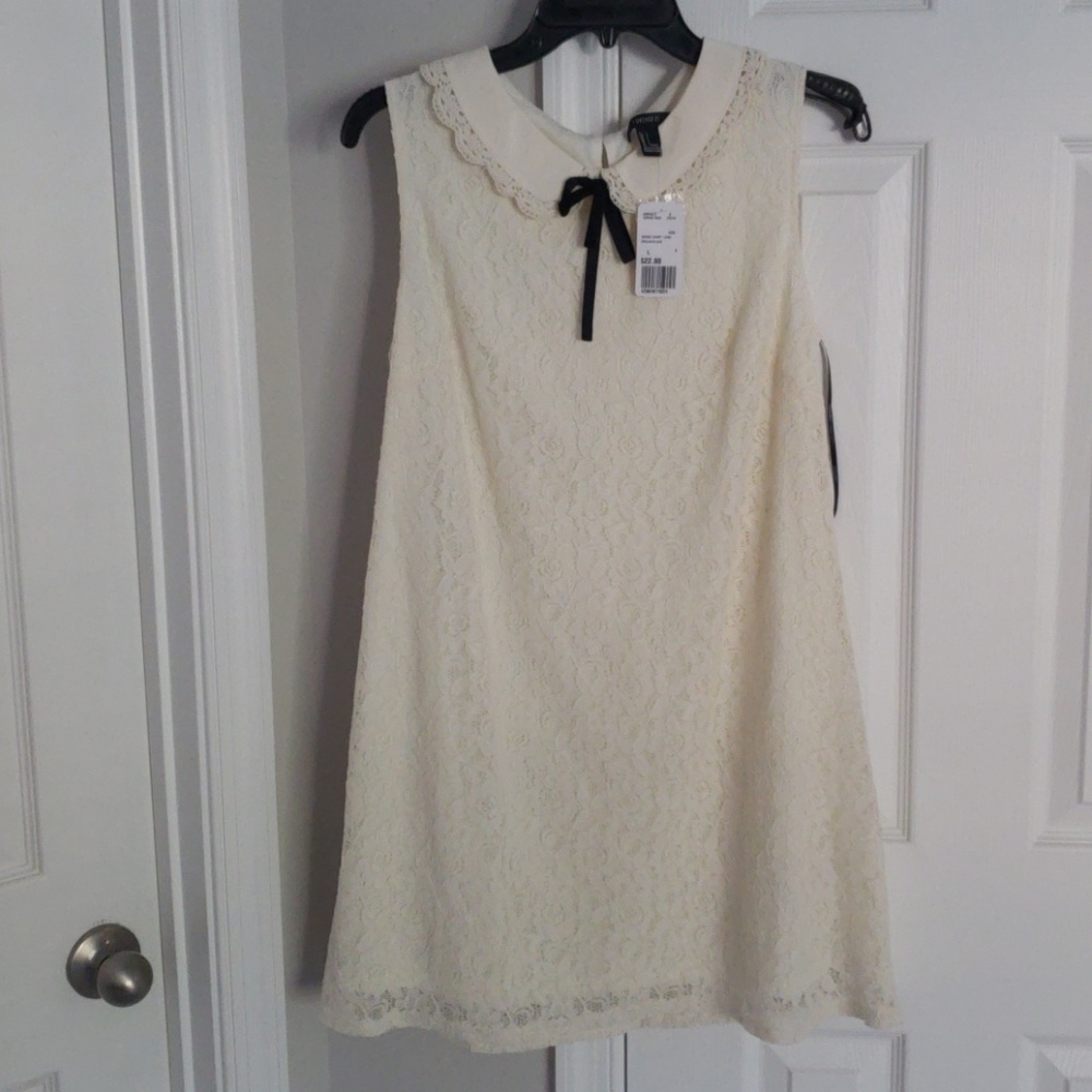 Cream lace forever 21 sleeveless shiftdress